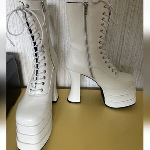 LaModa Size 5 White Platform Chunky Lace Up Boots